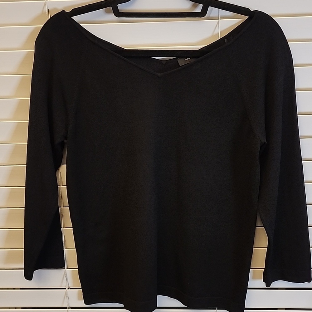 NWT Ann Taylor V neck Sweater Black,
